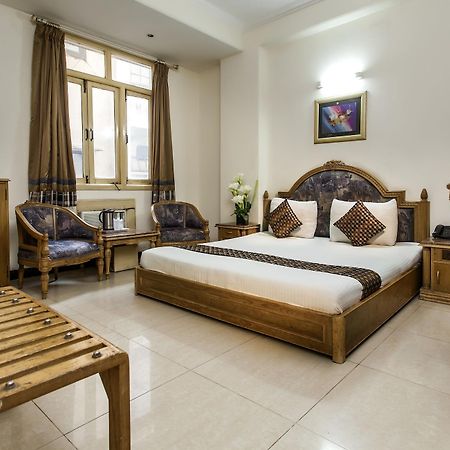 Hotel Sunstar Residency Delhi  Exteriör bild