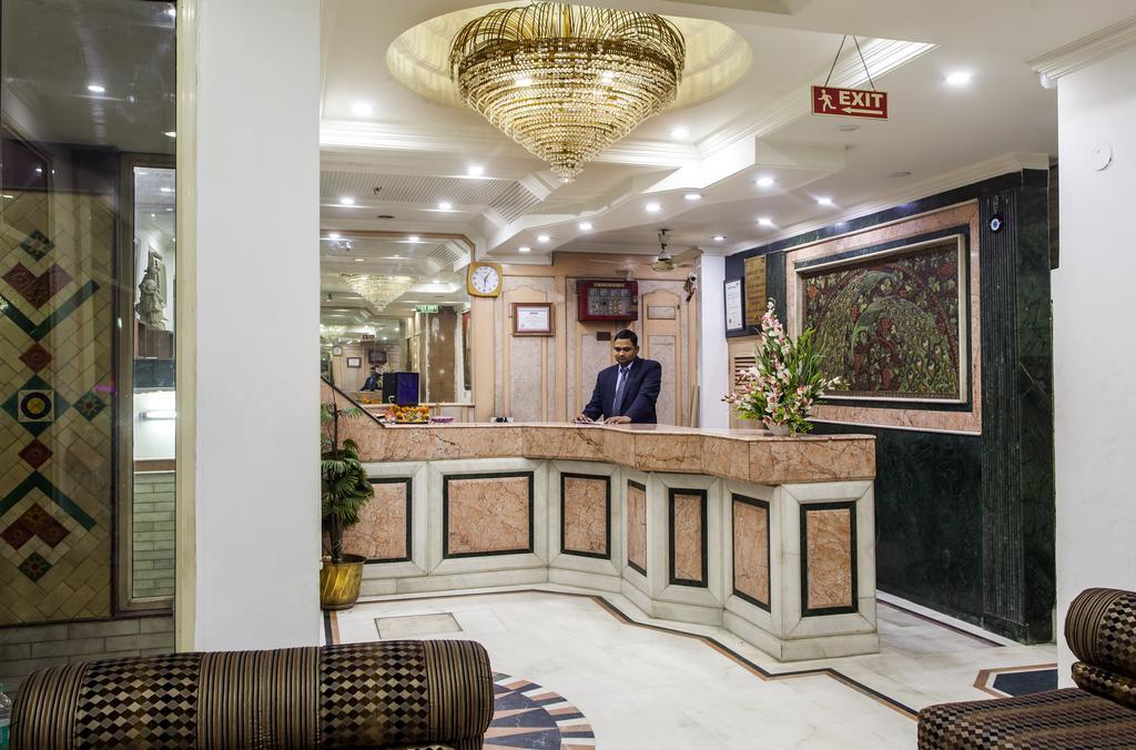 Hotel Sunstar Residency Delhi  Exteriör bild