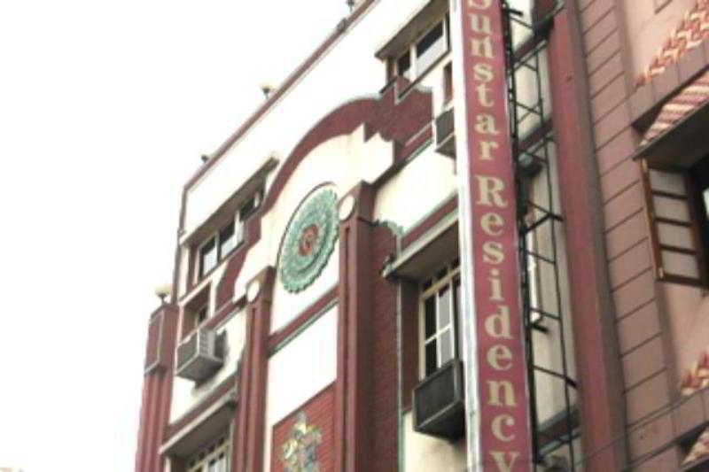 Hotel Sunstar Residency Delhi  Exteriör bild