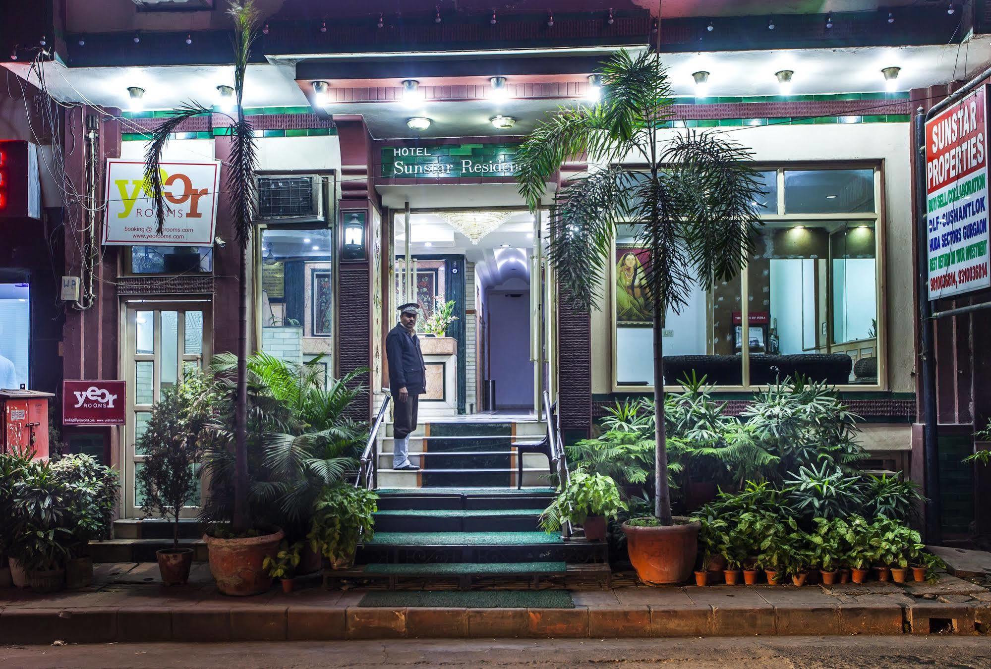 Hotel Sunstar Residency Delhi  Exteriör bild